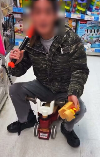 【炎上】メガドンキホーテ豊橋店で迷惑行為の親子は誰？エーベックス所属とは何？名前とSNSアカウントの特定